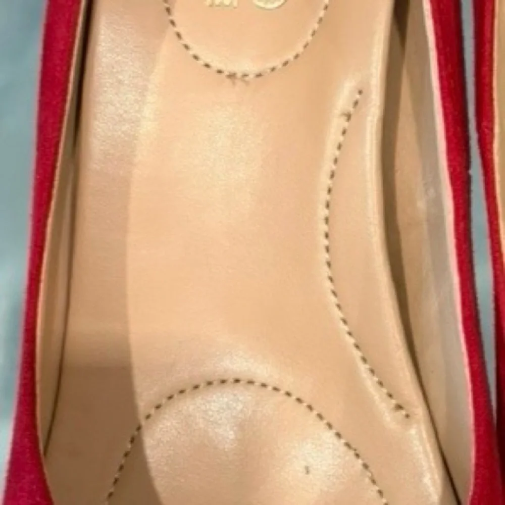 COACH Red Suede 3” Pumps Size 7
Tie-Up Lace Back Side of Heel Silver Finishings - Picture 11 of 14